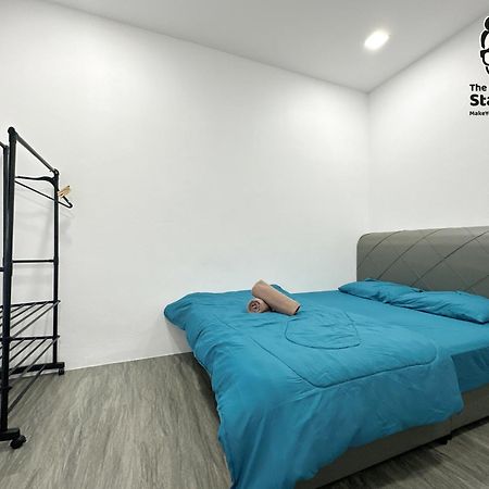 Staycation Homestay 15 Kch City Mall Landed House クチン エクステリア 写真